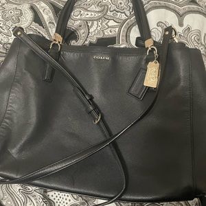 Pre-owned Black Crossbody Midsize Coach Purse w four compartments